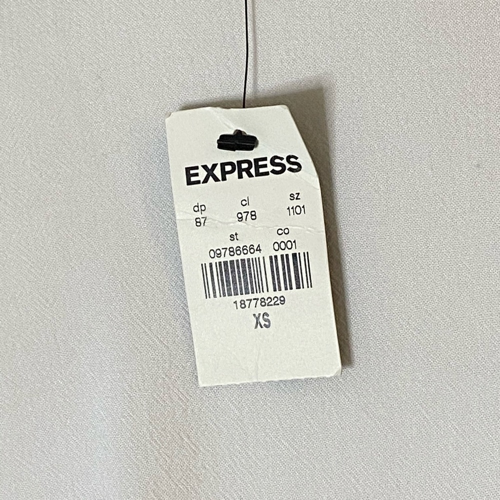 Express white lace V-neck long sleeve pull over top Size XS New with tags - Picture 7 of 8